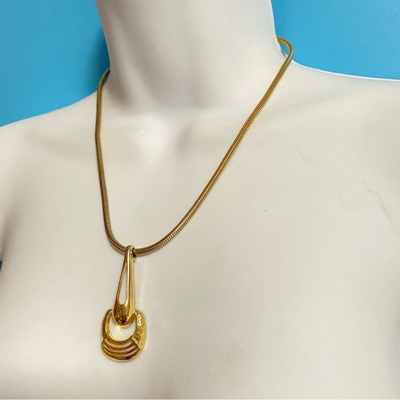 Vintage Gold Tone 18" Snake Chain Retro Pendant - Picture 2 of 7